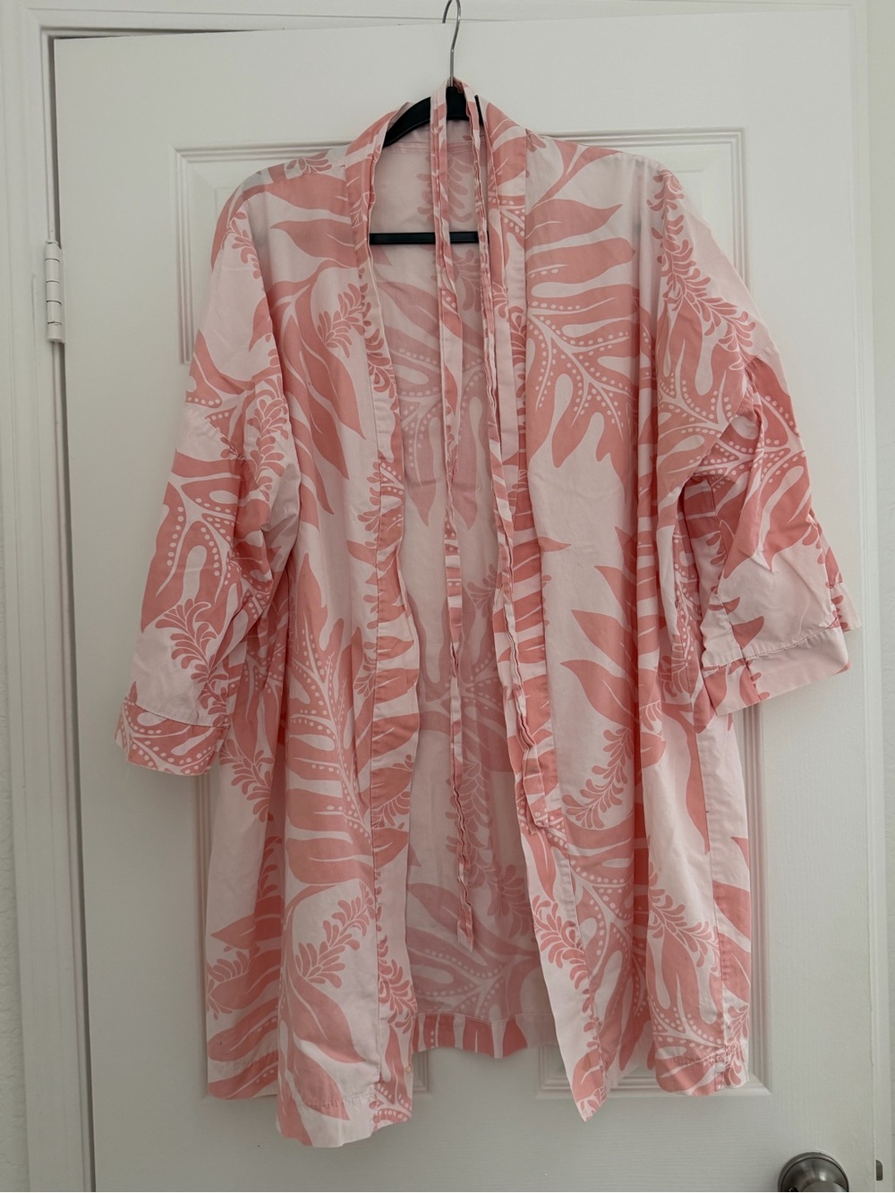 Vintage Pink & White Floral Hawaiian Kimono Robe Jacket